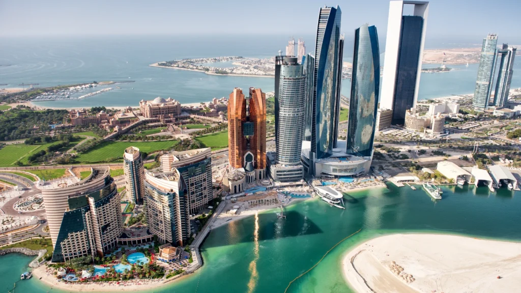 Drapacze chmur w Abu Dhabi - stolicy Zjednoczonych Emiratów Arabskich