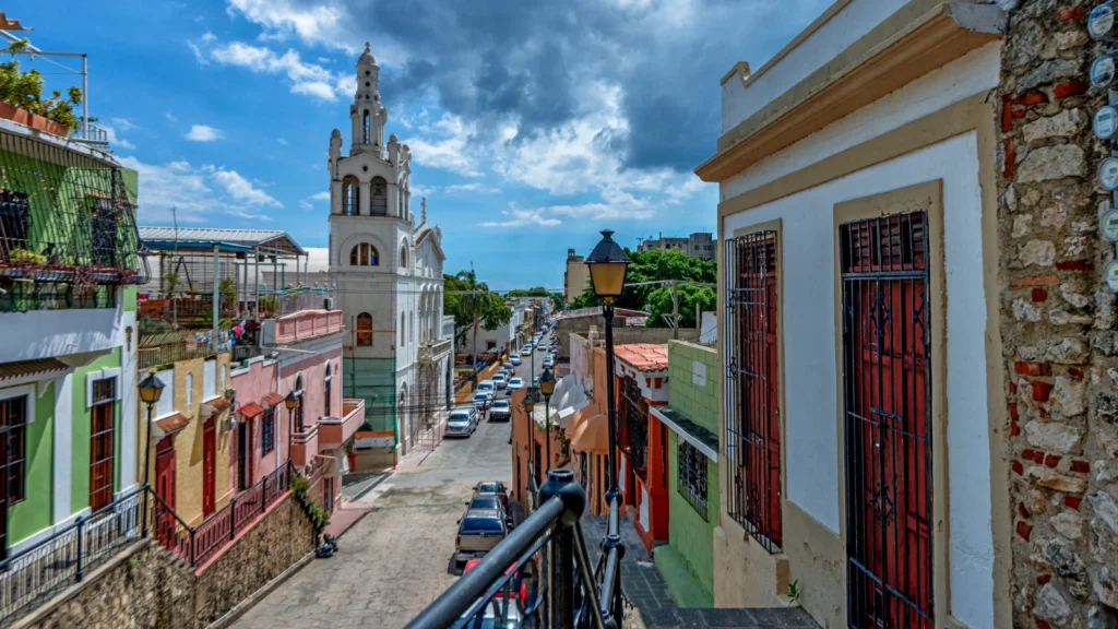 Kolorowe domy w Santo Domingo