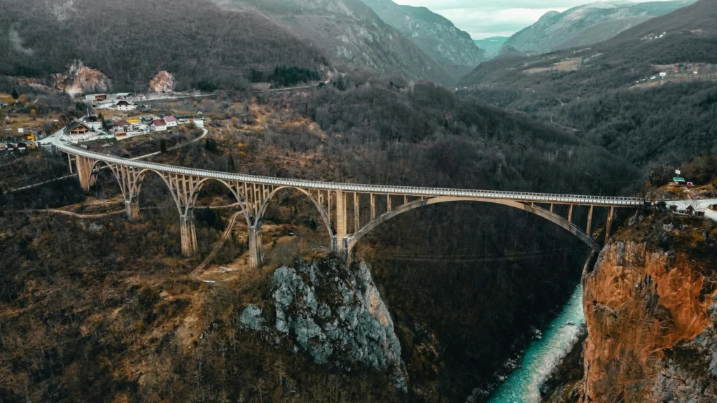 Most Đurđevića nad kanionionem Tary, Czarnogóra